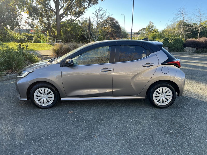 2021 Toyota Yaris 1.5 Hybrid Z image 5