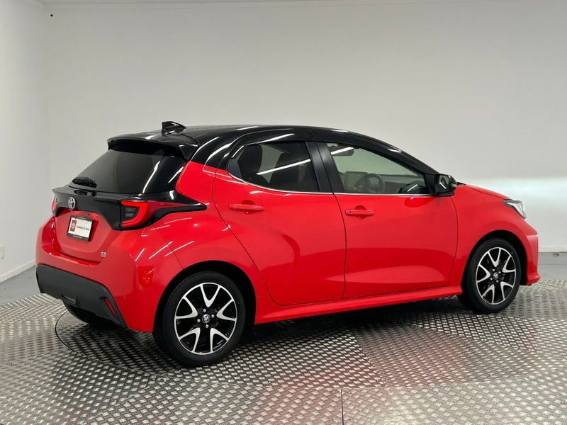 2021 Toyota Yaris 1.5 Hybrid Z image 3