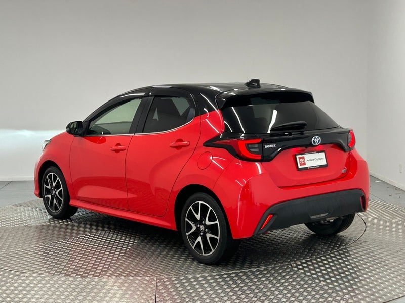 2021 Toyota Yaris 1.5 Hybrid Z image 5
