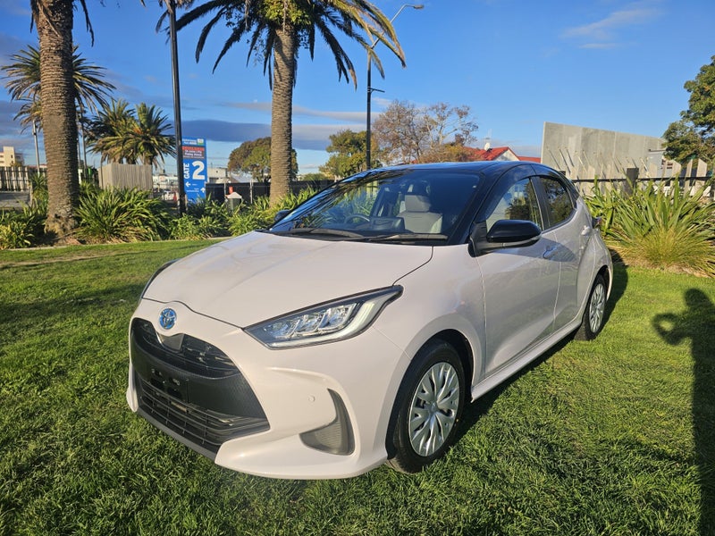 2021 Toyota Yaris 1.5 Hybrid Z Hatch - Certifie... image 4