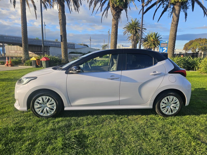 2021 Toyota Yaris 1.5 Hybrid Z Hatch - Certifie... image 5