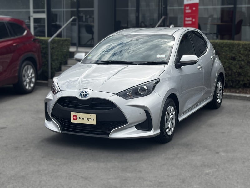 2021 Toyota Yaris 1.5-Litre Petrol Hybrid X-spe... image 3