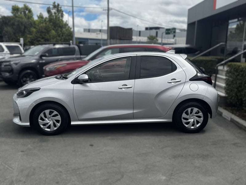 2021 Toyota Yaris 1.5-Litre Petrol Hybrid X-spe... image 4