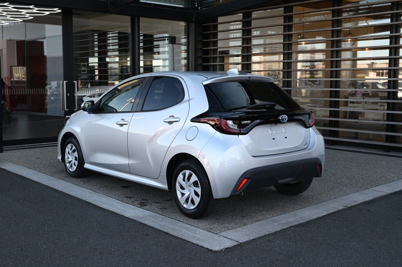 2021 Toyota Yaris 1.5 Petrol Hybrid X FWD Hatch... image 2