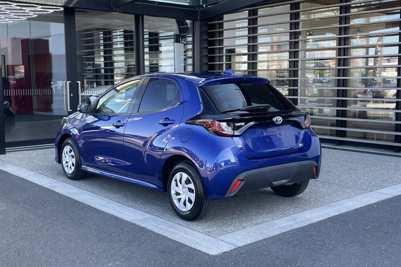 2021 Toyota Yaris 1.5 Petrol Hybrid X FWD Hatch... image 2