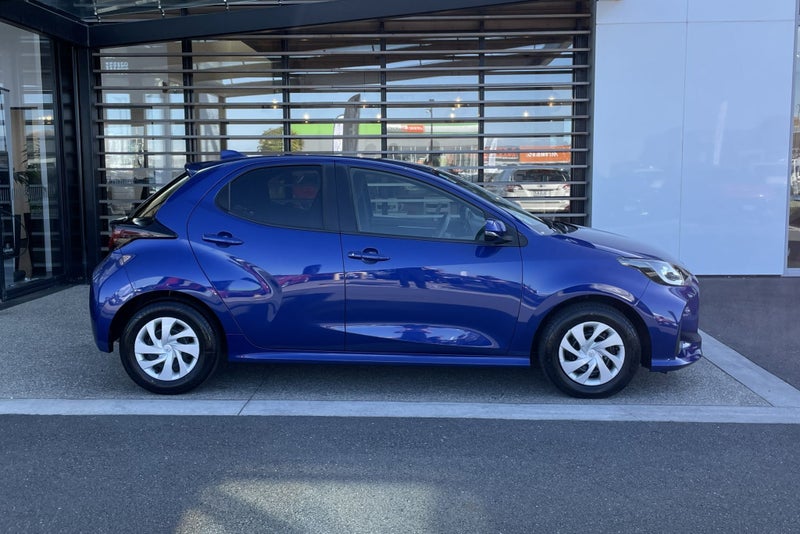 2021 Toyota Yaris 1.5 Petrol Hybrid X FWD Hatch... image 5