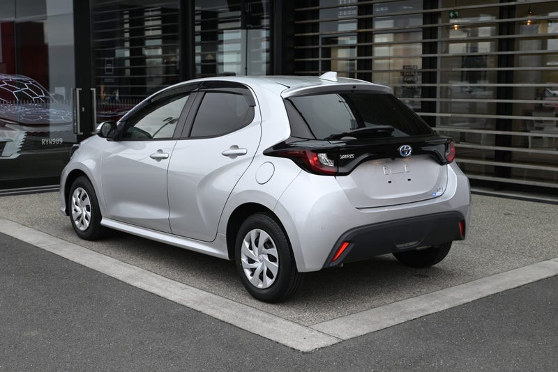 2021 Toyota Yaris 1.5 Petrol Hybrid X FWD Hatch... image 2