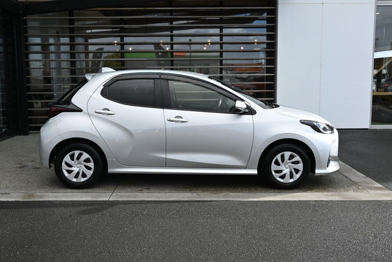 2021 Toyota Yaris 1.5 Petrol Hybrid X FWD Hatch... image 5