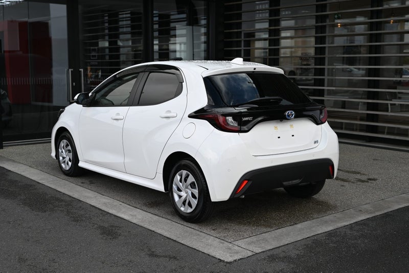 2021 Toyota Yaris 1.5 Petrol Hybrid X FWD Hatch... image 2