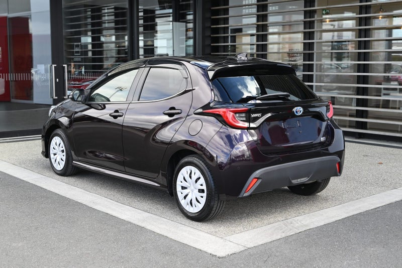 2021 Toyota Yaris 1.5 Petrol Hybrid Z FWD Hatch... image 2