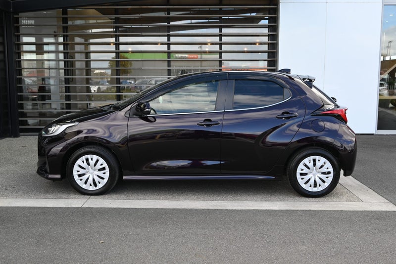 2021 Toyota Yaris 1.5 Petrol Hybrid Z FWD Hatch... image 3