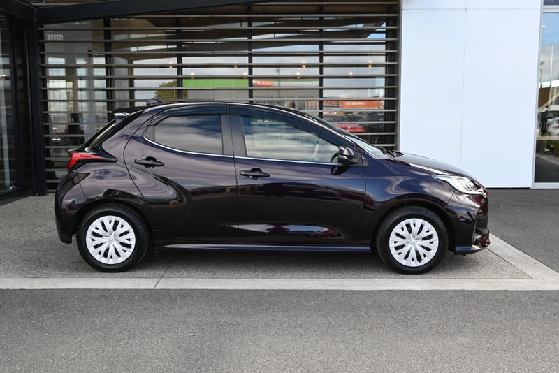 2021 Toyota Yaris 1.5 Petrol Hybrid Z FWD Hatch... image 5