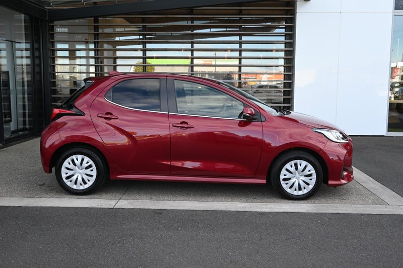 2021 Toyota Yaris 1.5 Petrol Hybrid Z FWD Hatch... image 5