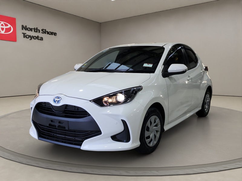 2021 Toyota Yaris 1.5L Hybrid X 2WD Hatchback image 3