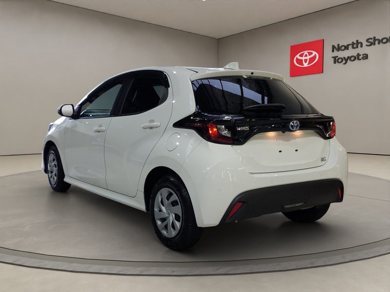 2021 Toyota Yaris 1.5L Hybrid X 2WD Hatchback image 5