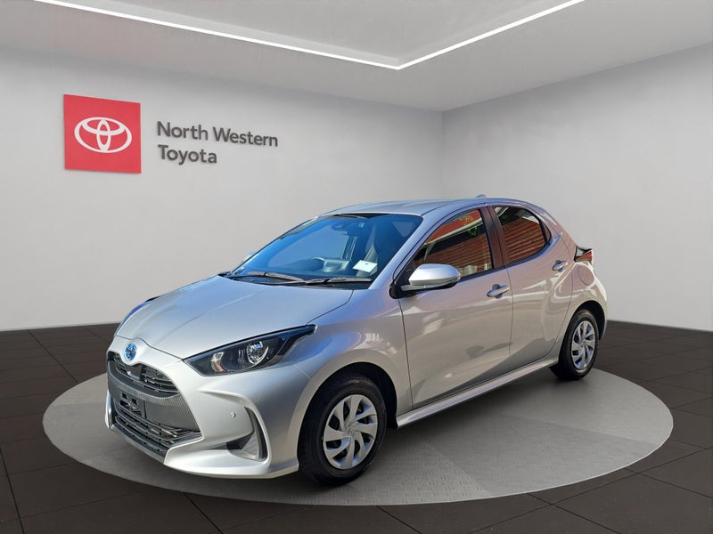2021 Toyota Yaris 1.5L Hybrid X 2WD Hatchback image 3