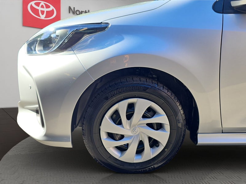 2021 Toyota Yaris 1.5L Hybrid X 2WD Hatchback image 5