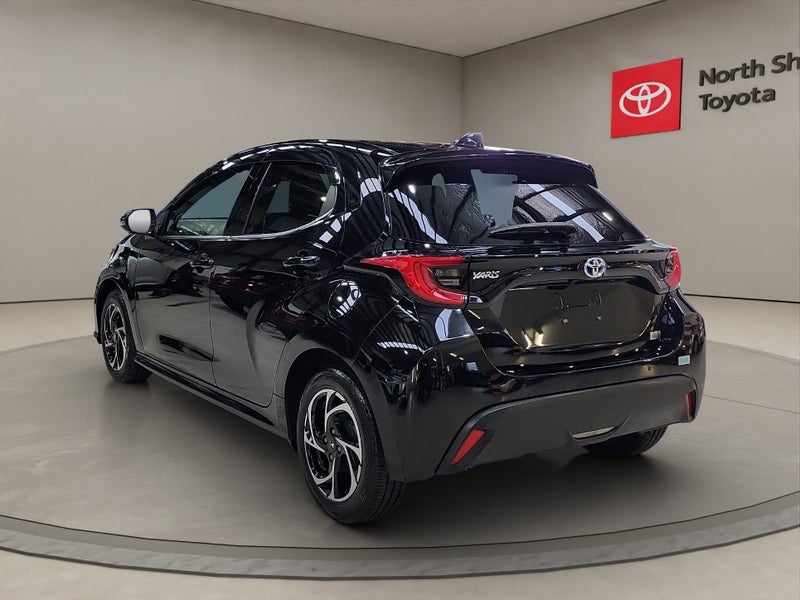 2021 Toyota Yaris 1.5L Hybrid Z 2WD Hatchback image 5