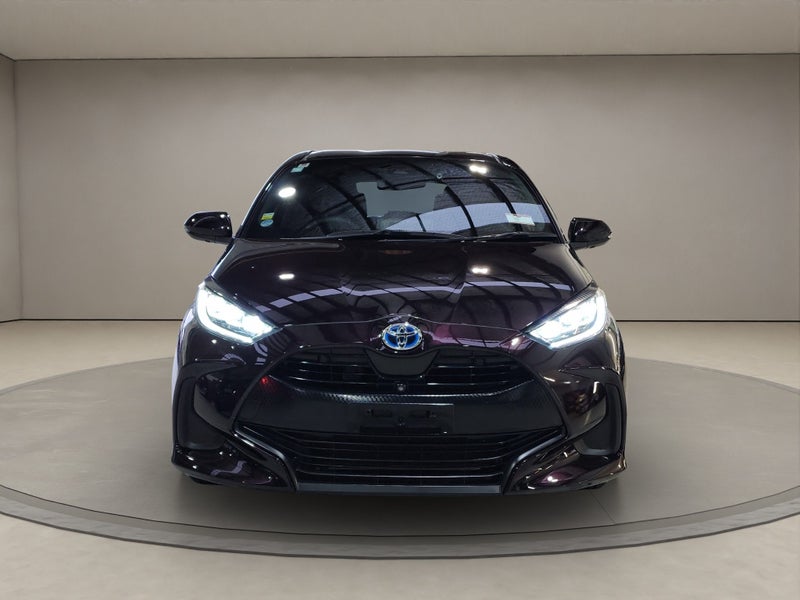 2021 Toyota Yaris 1.5L Hybrid Z 2WD Hatchback image 2