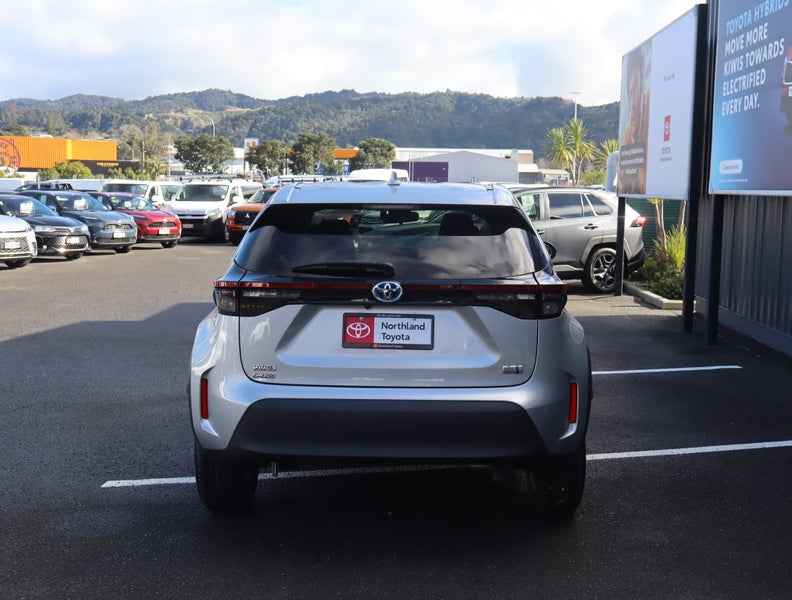 2021 Toyota Yaris Cross 1.5 Hybrid G SUV 5 Dr C... image 3