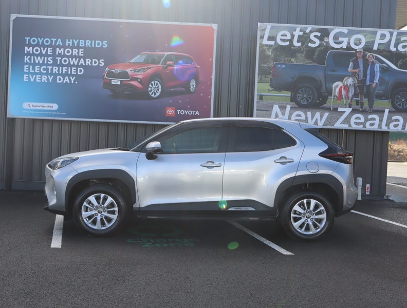 2021 Toyota Yaris Cross 1.5 Hybrid G SUV 5 Dr C... image 5