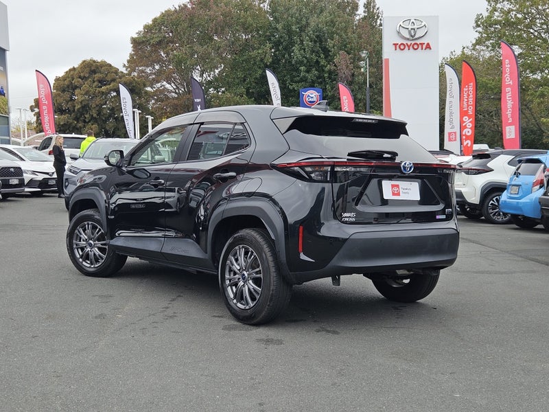 2021 Toyota Yaris Cross 1.5 Hybrid X image 3