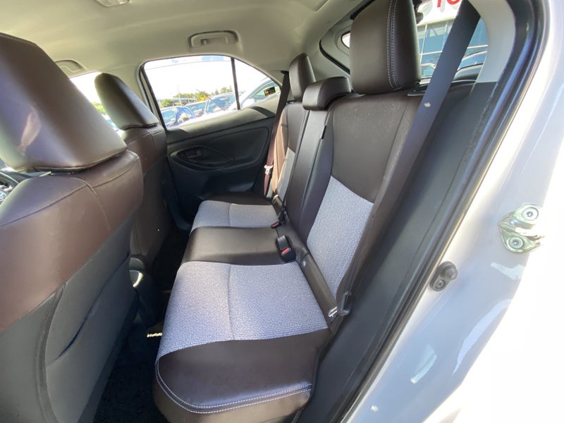 2021 Toyota Yaris Cross 1.5 Hybrid Z image 5