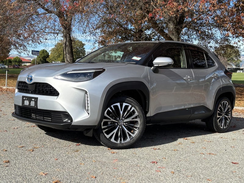 2021 Toyota Yaris Cross 1.5 Hybrid Z 2WD image 3