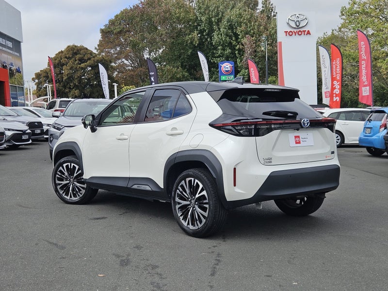 2021 Toyota Yaris Cross 1.5 Hybrid Z image 3