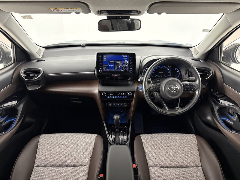 2021 Toyota Yaris Cross 1.5 Hybrid Z 4WD image 4
