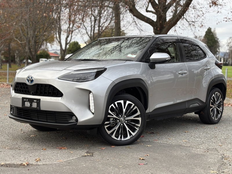 2021 Toyota Yaris Cross 1.5 Hybrid Z 4WD image 3
