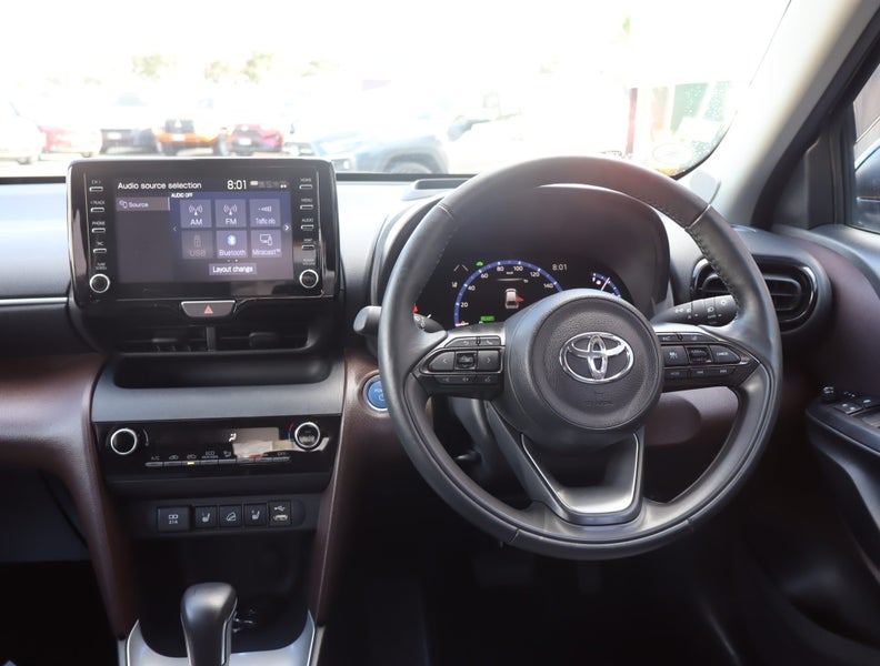 2021 Toyota Yaris Cross 1.5 Hybrid Z 4WD 5 Dr S... image 4