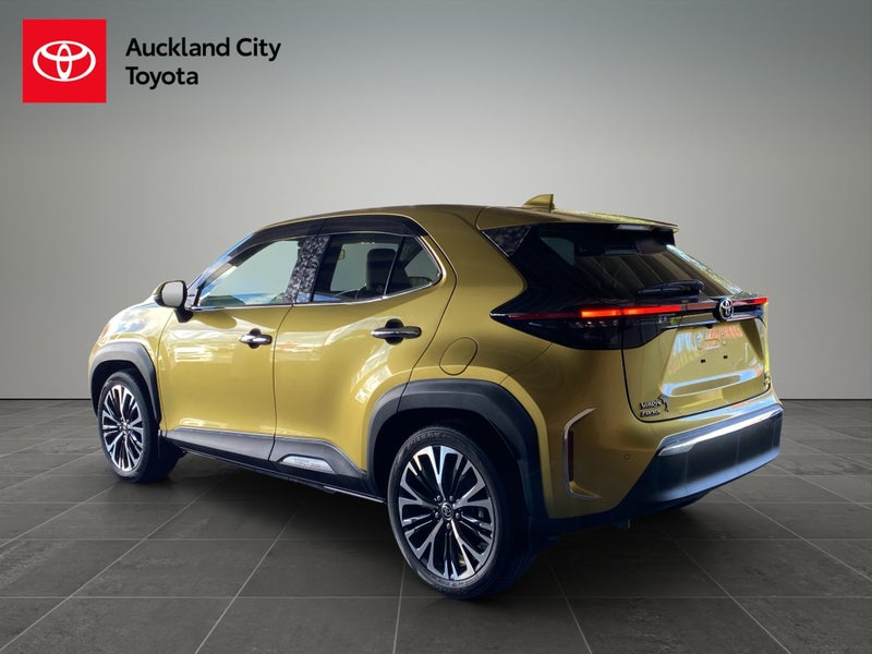 2021 Toyota Yaris Cross 1.5 Hybrid Z 4WD 5 Dr S... image 5