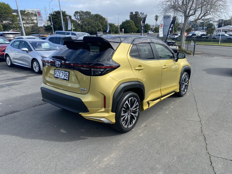 2021 Toyota Yaris Cross 1.5 Hybrid Z 4WD 5 Dr S... image 2