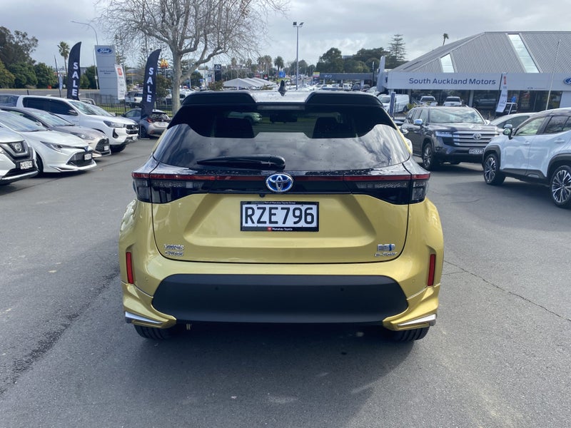 2021 Toyota Yaris Cross 1.5 Hybrid Z 4WD 5 Dr S... image 3