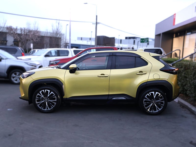 2021 Toyota Yaris Cross 1.5 Hybrid Z 4WD image 4