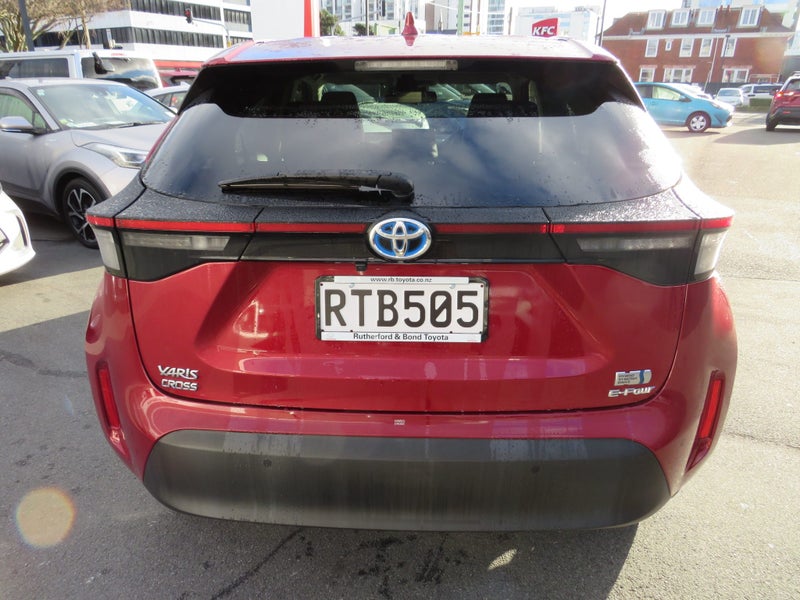 2021 Toyota Yaris Cross 1.5 Hybrid Z 4WD SUV CVT image 5
