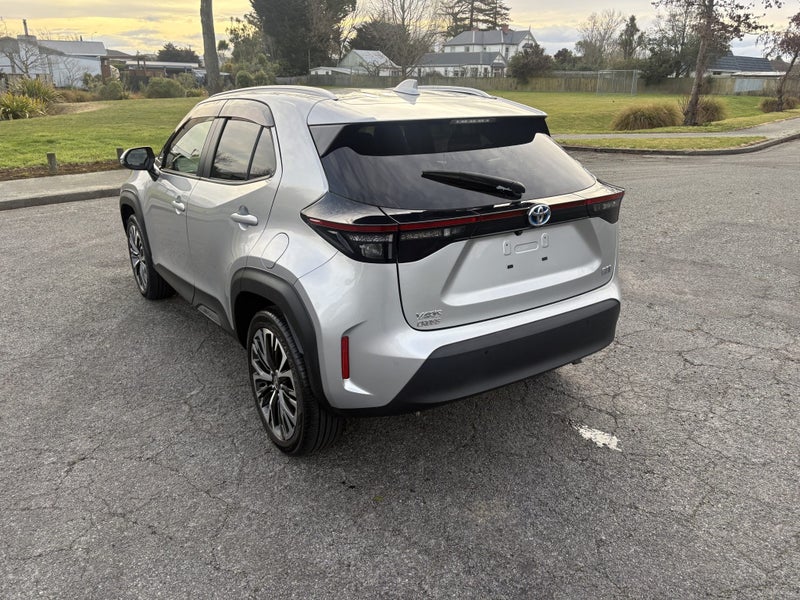 2021 Toyota Yaris Cross 1.5 Hybrid Z 5 Dr SUV C... image 2