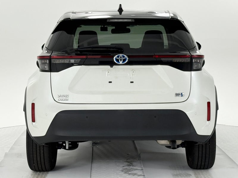 2021 Toyota Yaris Cross 1.5 Hybrid Z 5 Dr SUV C... image 3