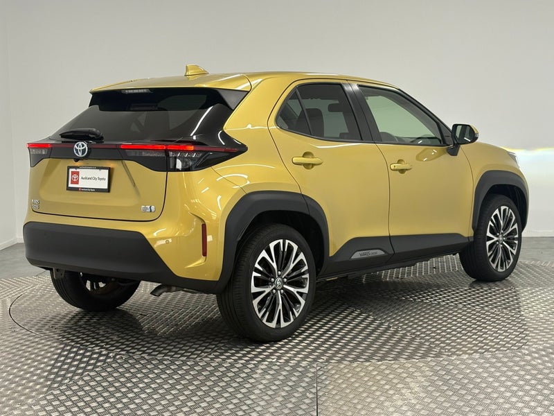 2021 Toyota Yaris Cross 1.5 Hybrid Z image 3