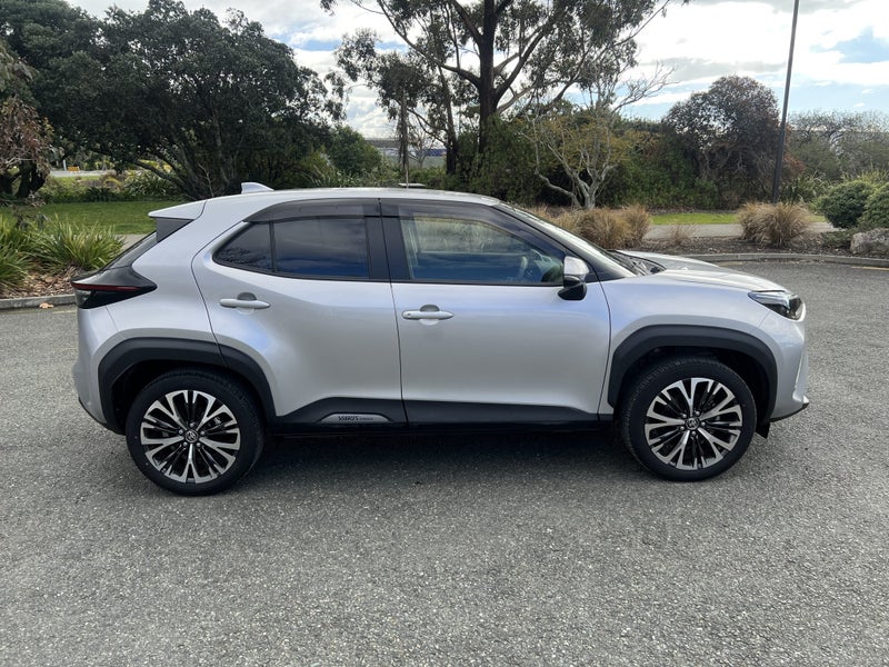 2021 Toyota Yaris Cross 1.5 Hybrid Z image 3