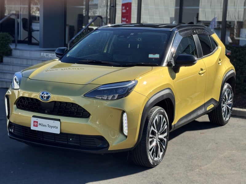 2021 Toyota Yaris Cross 1.5 Hybrid Z, Leather image 3