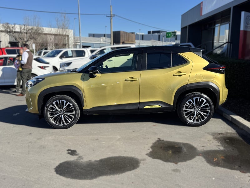 2021 Toyota Yaris Cross 1.5 Hybrid Z, Leather image 4