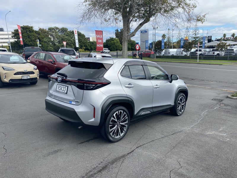 2021 Toyota Yaris Cross 1.5P Hybrid Z SUV image 2