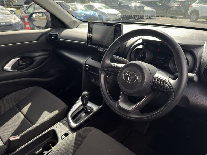 2021 Toyota Yaris Cross Cross 1.5 Hybrid G SUV... image 2