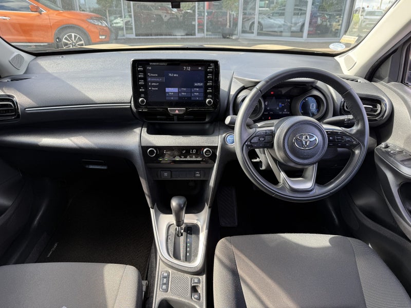 2021 Toyota Yaris Cross Cross 1.5 Hybrid G SUV... image 2