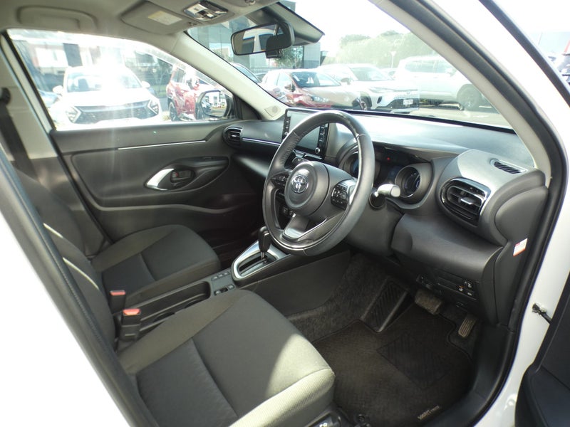 2021 Toyota Yaris Cross Cross 1.5 Hybrid G SUV... image 2