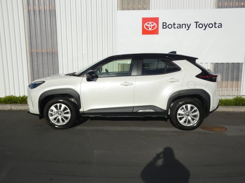 2021 Toyota Yaris Cross Cross 1.5 Hybrid G SUV... image 4