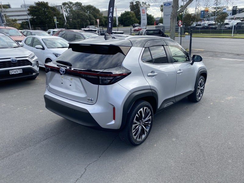 2021 Toyota Yaris Cross Cross 1.5 Hybrid Z 4WD... image 2