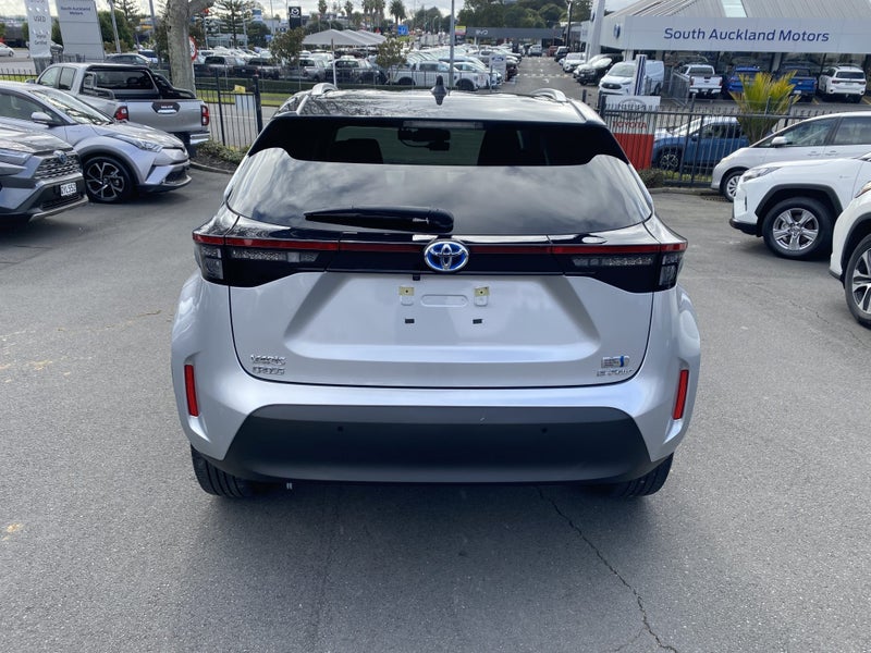 2021 Toyota Yaris Cross Cross 1.5 Hybrid Z 4WD... image 3